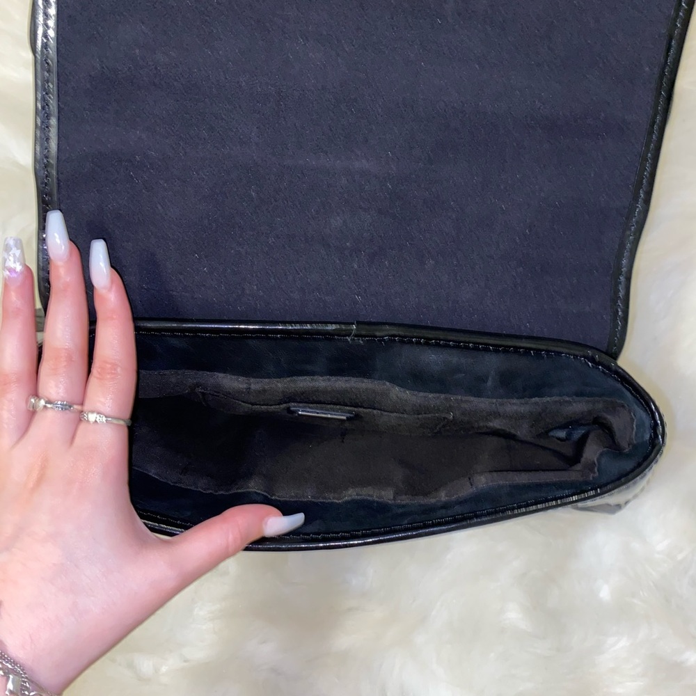 Fendi black leather B Bag - Picture 4 of 6